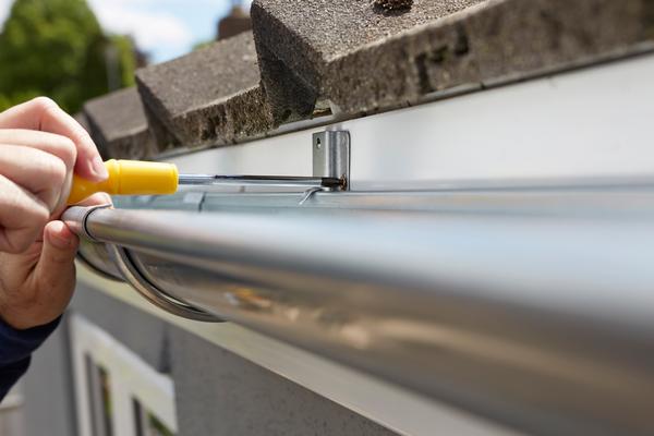 Affordable Bellevue gutter installation in WA near 98004