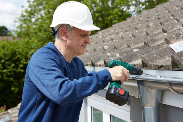 Affordable Renton install gutter in WA near 98058