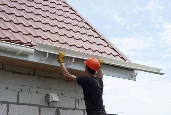 Yarrow Point replace gutters for your homes in WA near 98004